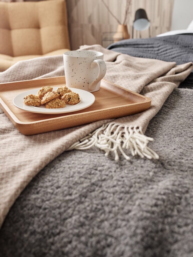 Sypialnia po remoncie – jak wybrać meble, które poprawią komfort snu?