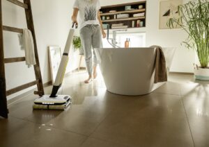 Czy mop elektryczny Kärcher może zastąpić klasyczne mycie podłóg?